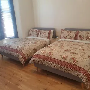 London Luxury 2 Bedroom Flat 5min Walk From Overground, With Free Wifi, Free Parking-sleeps X6 Apartment Ilford